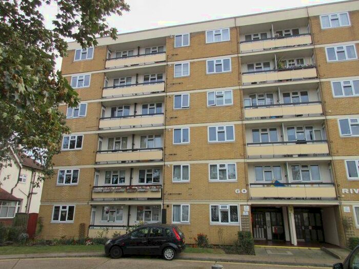 2 Bedroom Flat To Rent In Crowstone Road, Westcliff-On-Sea, SS0