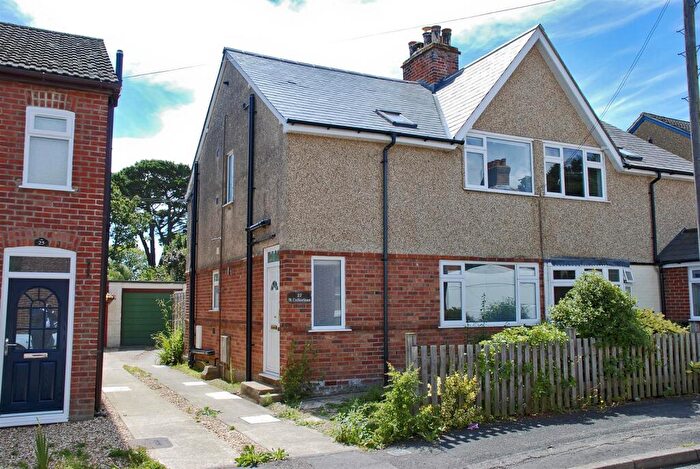 3 Bedroom Semi-Detached House To Rent In Ambleside Road, Lymington, SO41