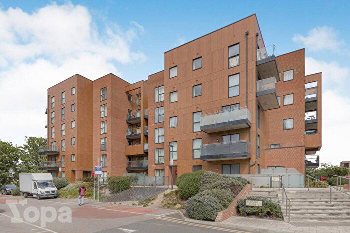 2 Bedroom Apartment For Sale In Furners Close, Erith, DA8