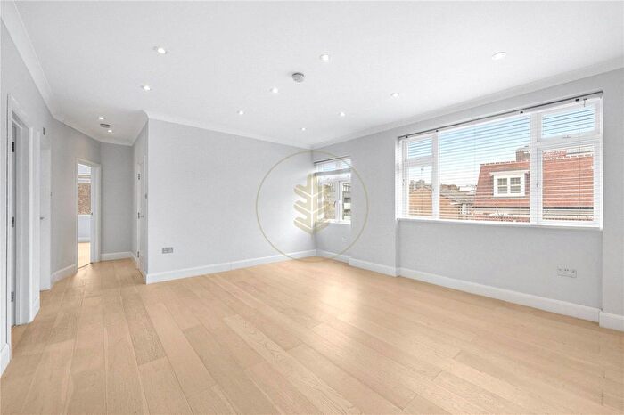 3 Bedroom Flat To Rent In Avenue Road, St Johns Wood, London, NW8