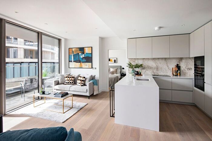 2 Bedroom Flat To Rent In Water Street, South Quay, E14