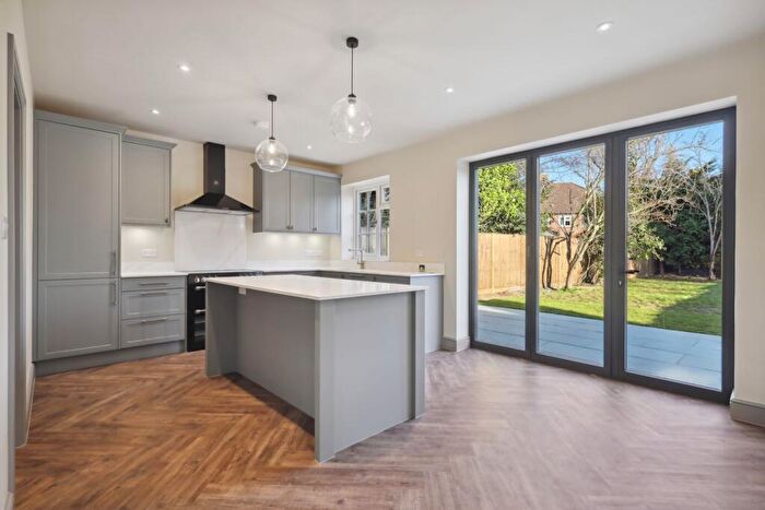 4 Bedroom Detached House To Rent In Beech Close, Hersham, Walton-on-Thames, KT12