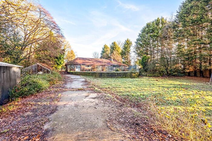 4 Bedroom Detached Bungalow For Sale In Guildford Road, Clemsfold, RH12
