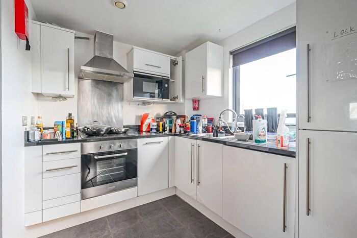 1 Bedroom Flat To Rent In Mercury House, Canning Town, London, E16