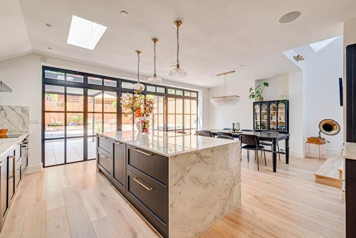 6 Bedroom Terraced House For Sale In Acton Lane, London, W4