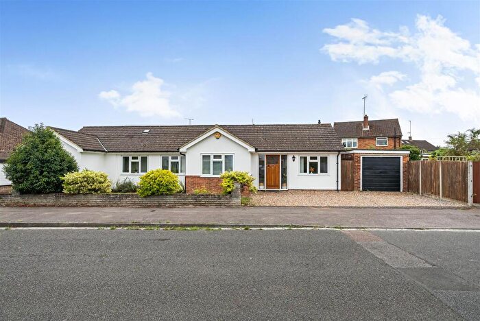 3 Bedroom Detached Bungalow For Sale In Ray Lea Road, Maidenhead, SL6