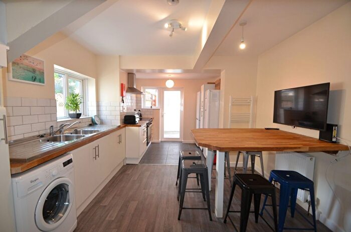 8 Bedroom Semi-Detached House To Rent In Upper Bevendean Avenue, Brighton, BN2