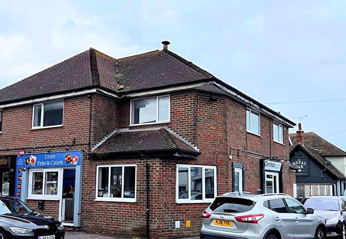 2 Bedroom Flat To Rent In Oak Lane, Lydd, Romney Marsh, TN29