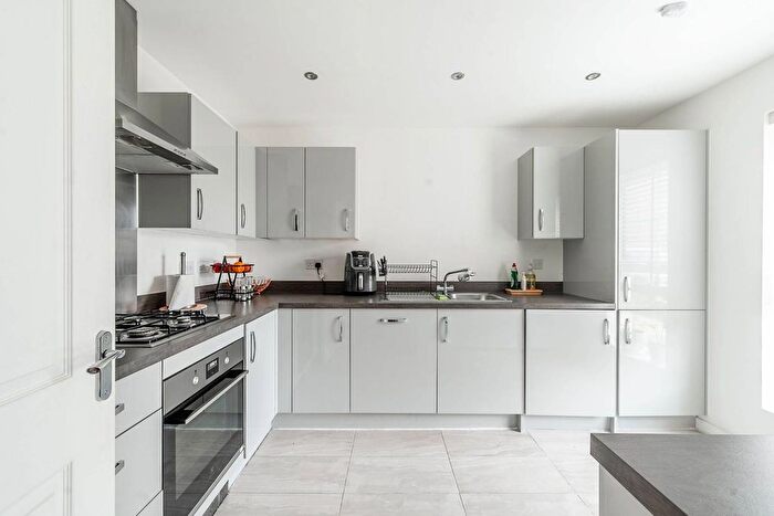 4 Bedroom End Of Terrace House To Rent In Sutton Road, Headstone, Harrow, HA2