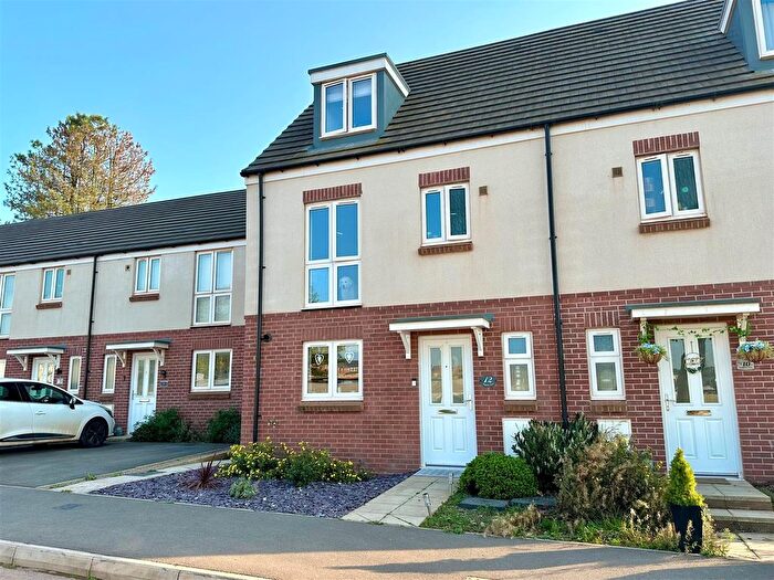 4 Bedroom Semi-Detached House For Sale In Kingfisher Drive, Lydney, GL15