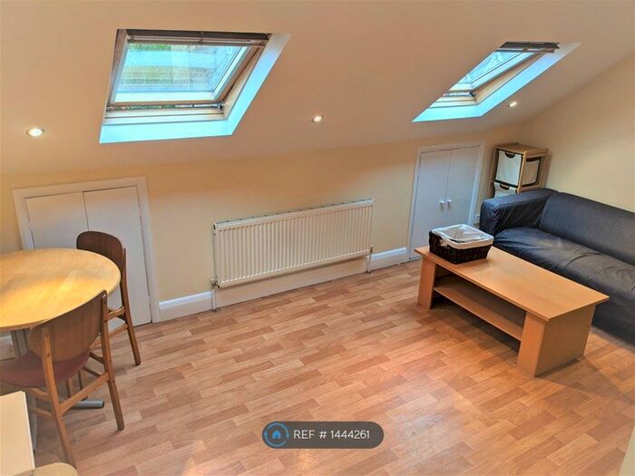 2 Bedroom Flat To Rent In Harringay, London, N4