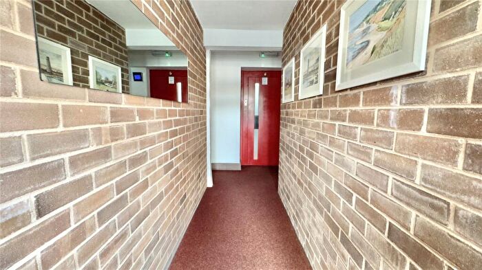 2 Bedroom Apartment For Sale In York Avenue, West Kirby, Wirral, Merseyside, CH48