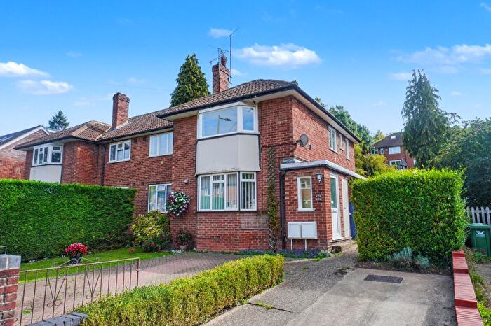 2 Bedroom Flat For Sale In Micklefield Road, High Wycombe, HP13