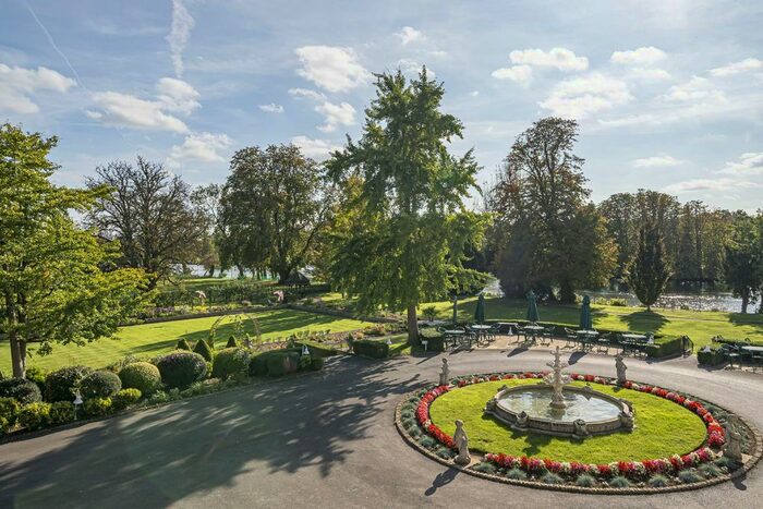 2 Bedroom Flat For Sale In Leander, Thamesfield Village, Wargrave Road, Henley-On-Thames, Oxfordshire, RG9