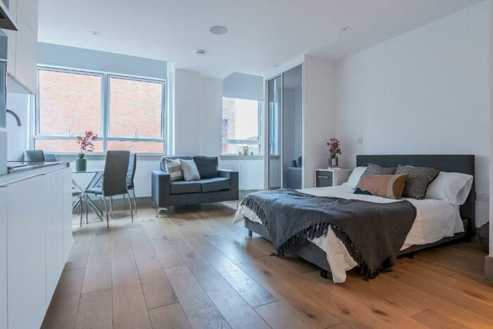 Studio To Rent In Lawrence Road, London, N15