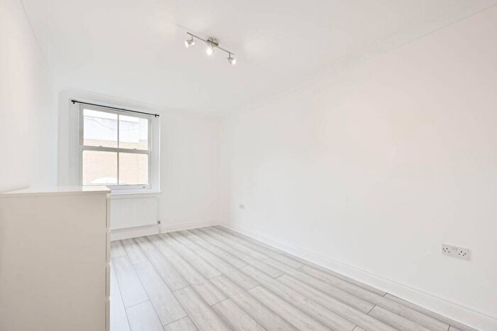 1 Bedroom Flat To Rent In Whitechapel Road, Whitechapel, London, E1