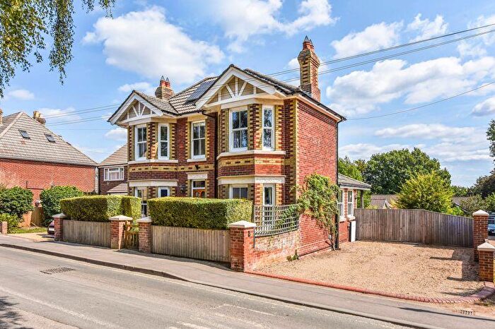 4 Bedroom Detached House For Sale In Newtown Road, Warsash, SO31