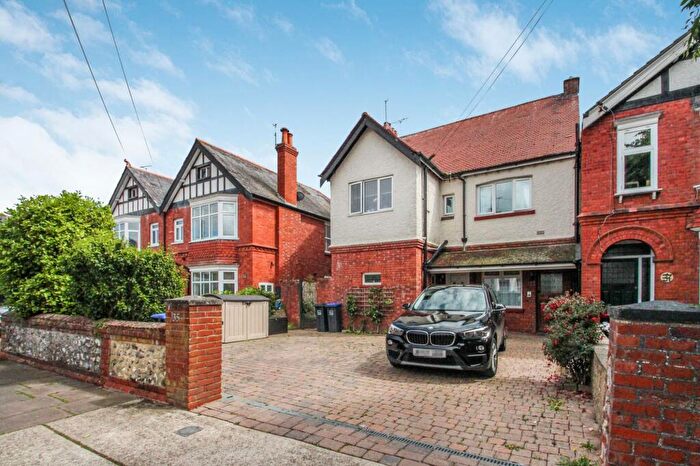 2 Bedroom Flat To Rent In St. Michaels Road, Worthing, BN11