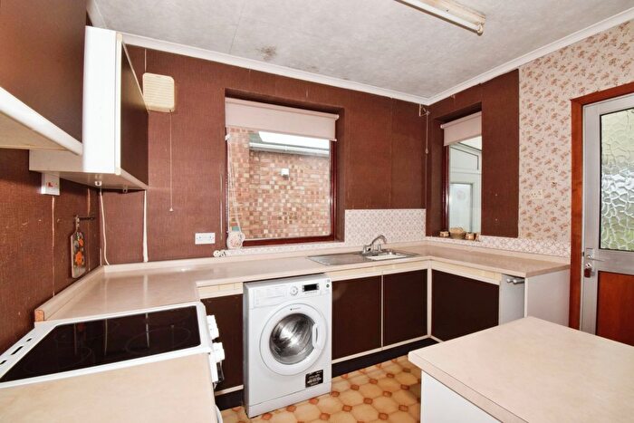 2 Bedroom Bungalow For Sale In Aylestone Lane, Wigston, Leicestershire, LE18