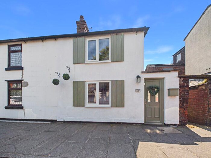2 Bedroom Semi-Detached House For Sale In Aughton Street, Ormskirk, L39