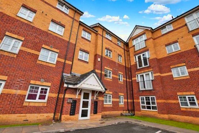 2 Bedroom Flat To Rent In Little Bolton Terrace, Eccles, Salford, M5