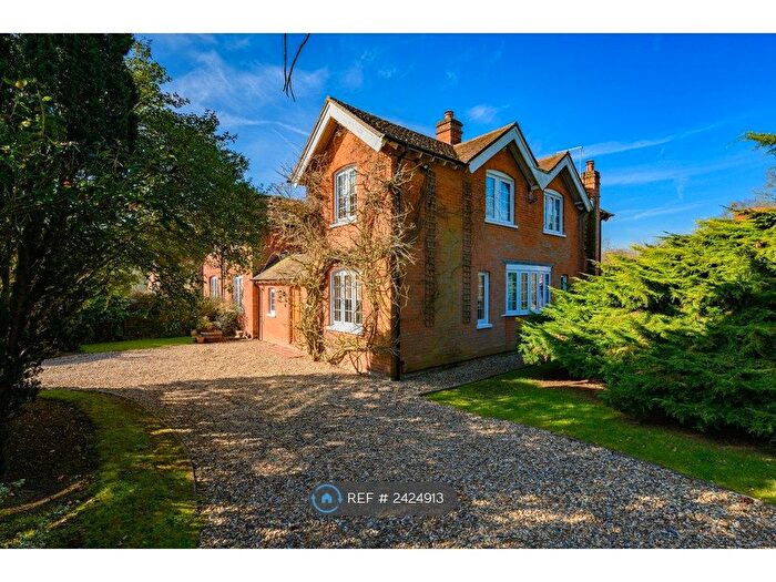 4 Bedroom Semi-Detached House To Rent In Ponsbourne Park, Hertfordshire, SG13