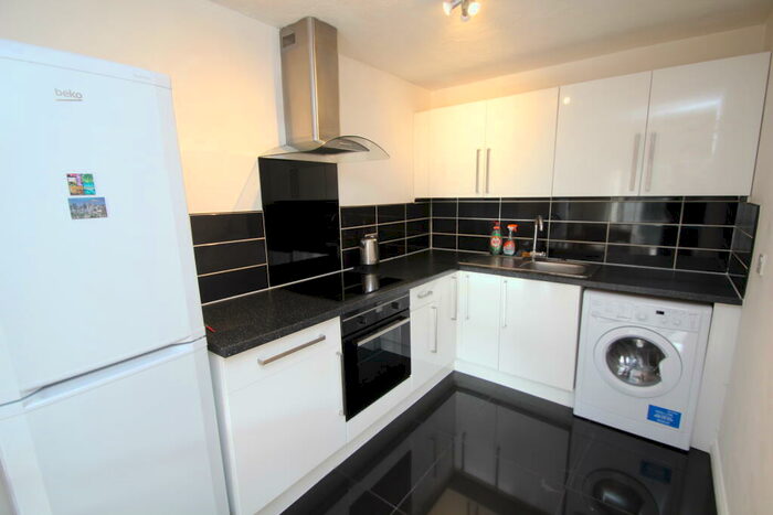 1 Bedroom Flat To Rent In Addiscombe Road, Croydon, CR0