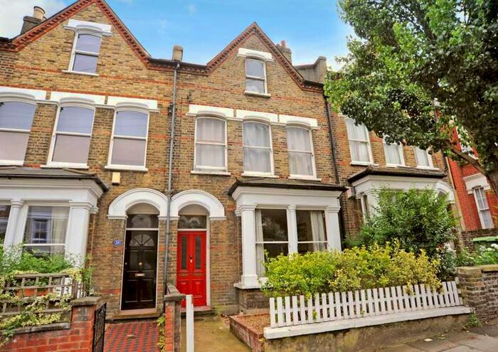 2 Bedroom Flat To Rent In Grove Hill Road, Camberwell, London, SE5