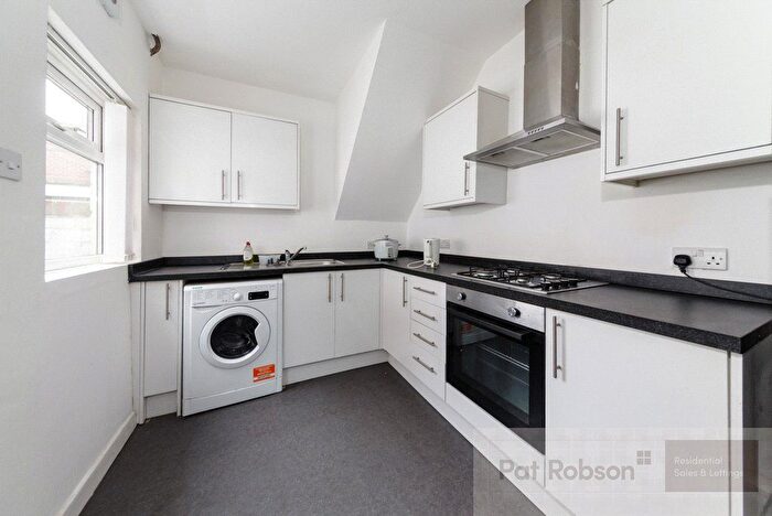 2 Bedroom Flat To Rent In Kelvin Grove, Sandyford, Newcastle Upon Tyne, NE2