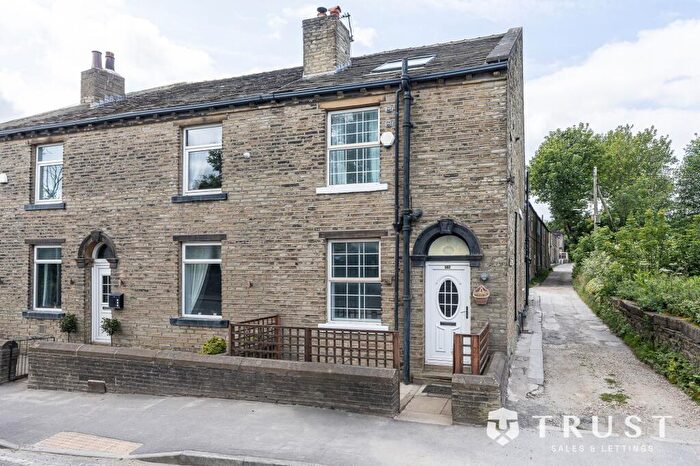 2 Bedroom End Of Terrace House To Rent In Halifax Road, Hipperholme, HX3
