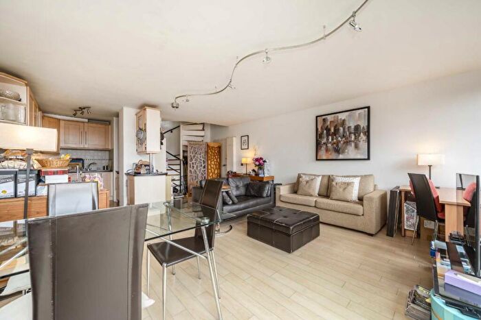 1 Bedroom Flat For Sale In Barbican, Breton House, EC2Y