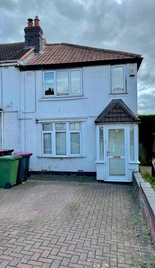 2 Bedroom End Of Terrace House To Rent In Rose Road, Coleshill, West Midlands, B46