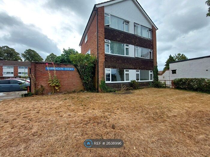 2 Bedroom Flat To Rent In Harrogate Court, Slough, SL3