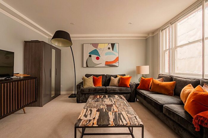 1 Bedroom Flat To Rent In Hill Street, Mayfair, W1J