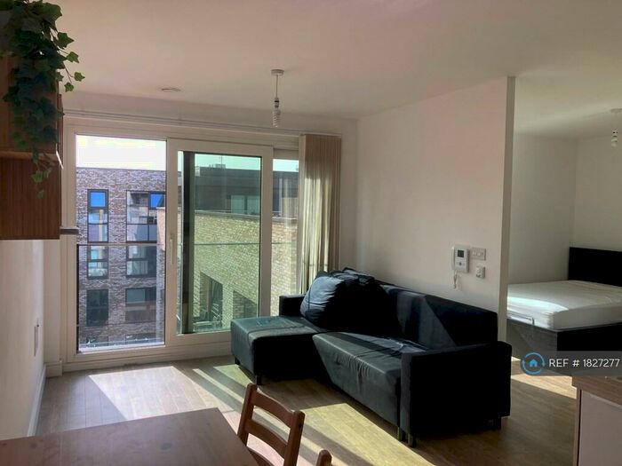 Studio To Rent In Copenhagen Court, London, SE8
