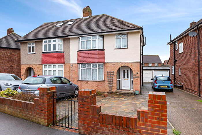 3 Bedroom Semi Detached House For Sale In Alsom Avenue, Worcester Park, Surrey, KT4