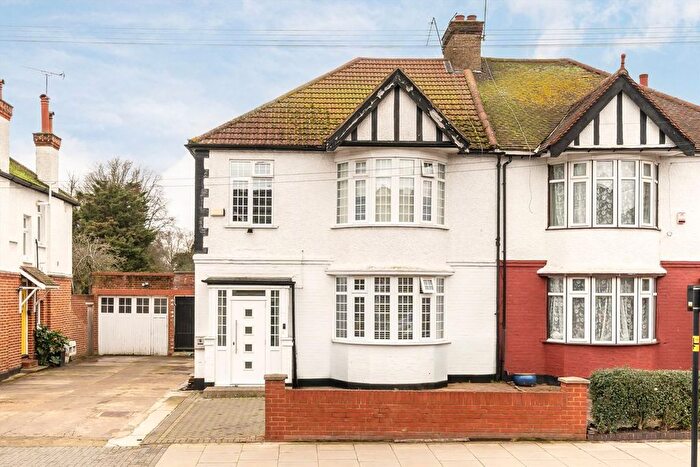 4 Bedroom Property For Sale In Robson Avenue, London, NW10