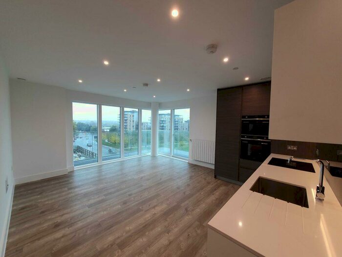 2 Bedroom Flat To Rent In Unique Bed Flat In Kidbrooke, SE3