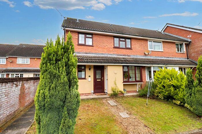 2 Bedroom End Of Terrace House To Rent In The Glebe, Wrington, BS40