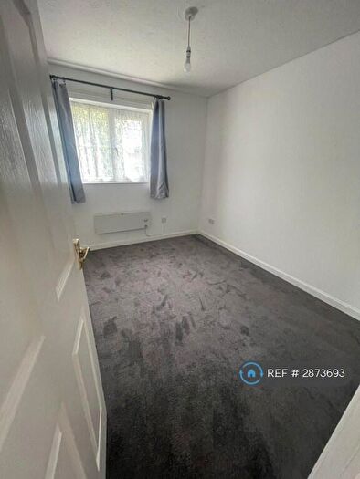 2 Bedroom Flat To Rent In Maybury Close, Loughton, IG10
