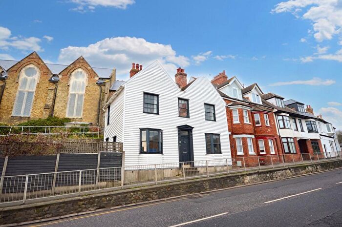 3 Bedroom End Of Terrace House For Sale In Sandgate Hill, Sandgate, CT20