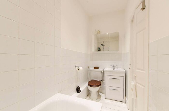 2 Bedroom Flat To Rent In Cheshire Street, Brick Lane, London, E2