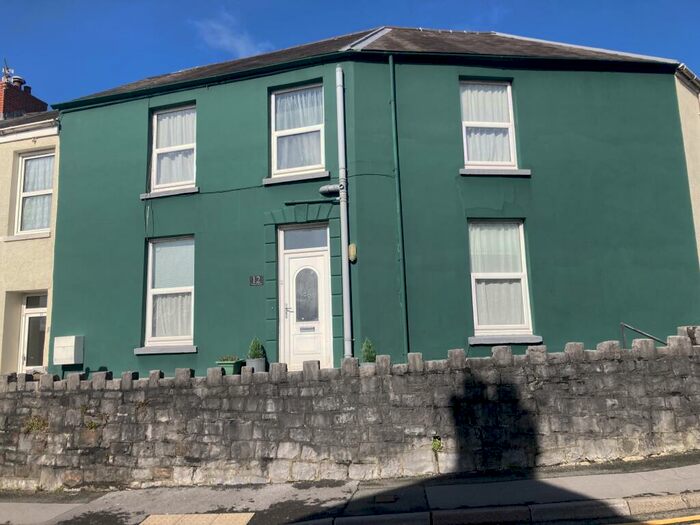 3 Bedroom House To Rent In Francis Terrace, Carmarthen, SA31