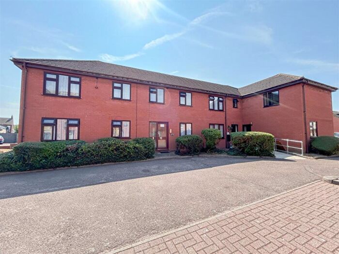 2 Bedroom Maisonette For Sale In Empire Court, Warwick Road, Clacton-On-Sea, CO15