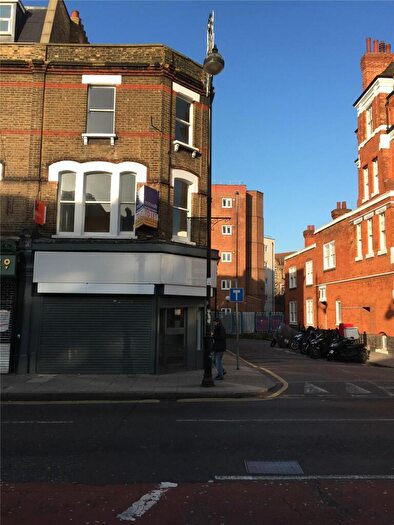 Apartment To Rent In Roman Road, Bethnal Green, E2