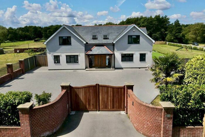 5 Bedroom Detached House For Sale In Foxbury Road, St Leonards, BH24