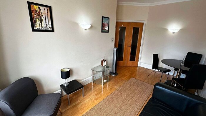 1 Bedroom Flat For Sale In Whitehouse Apartments, London, London, SE1