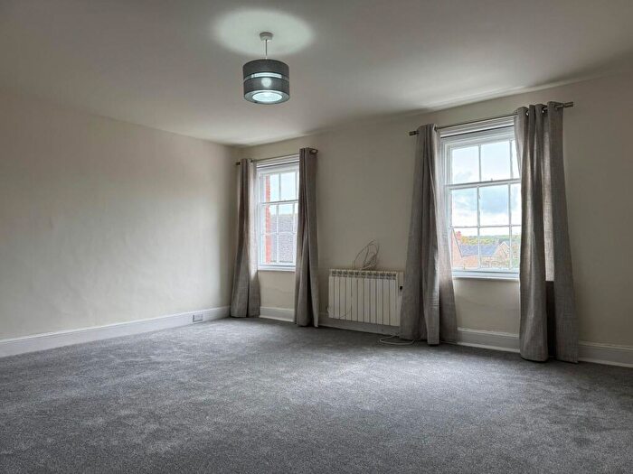 1 Bedroom Flat To Rent In High Street, Oakham, LE15
