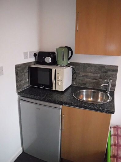 Studio To Rent In Cross Street, Willenhall, WV13