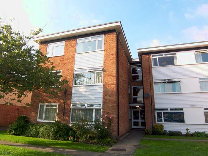 2 Bedroom Flat To Rent In Sycamore Grove, New Malden, KT3